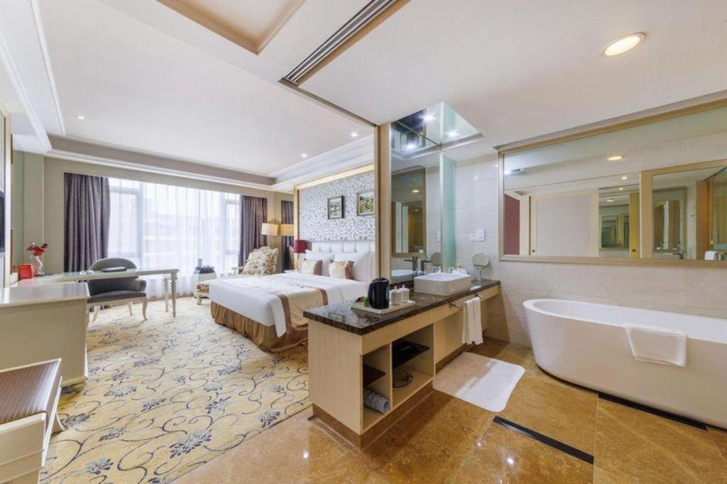 ยูราเซีย อินเตอร์เนชั่นแนล โฮเต็ล Hotel ตงกวน ภายนอก รูปภาพ